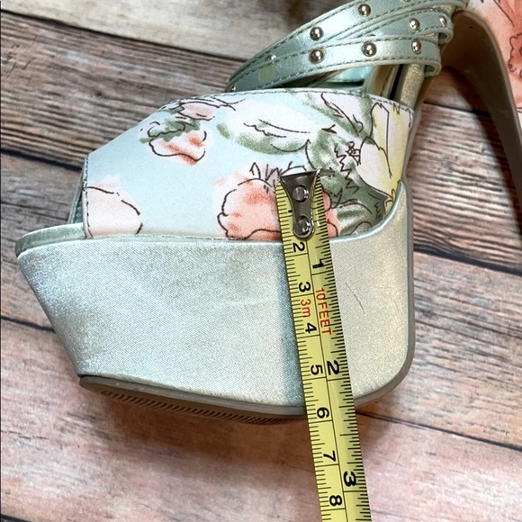 Madison Platform Heels by Shoe-dazzle Size 8 - Picture 11 of 13